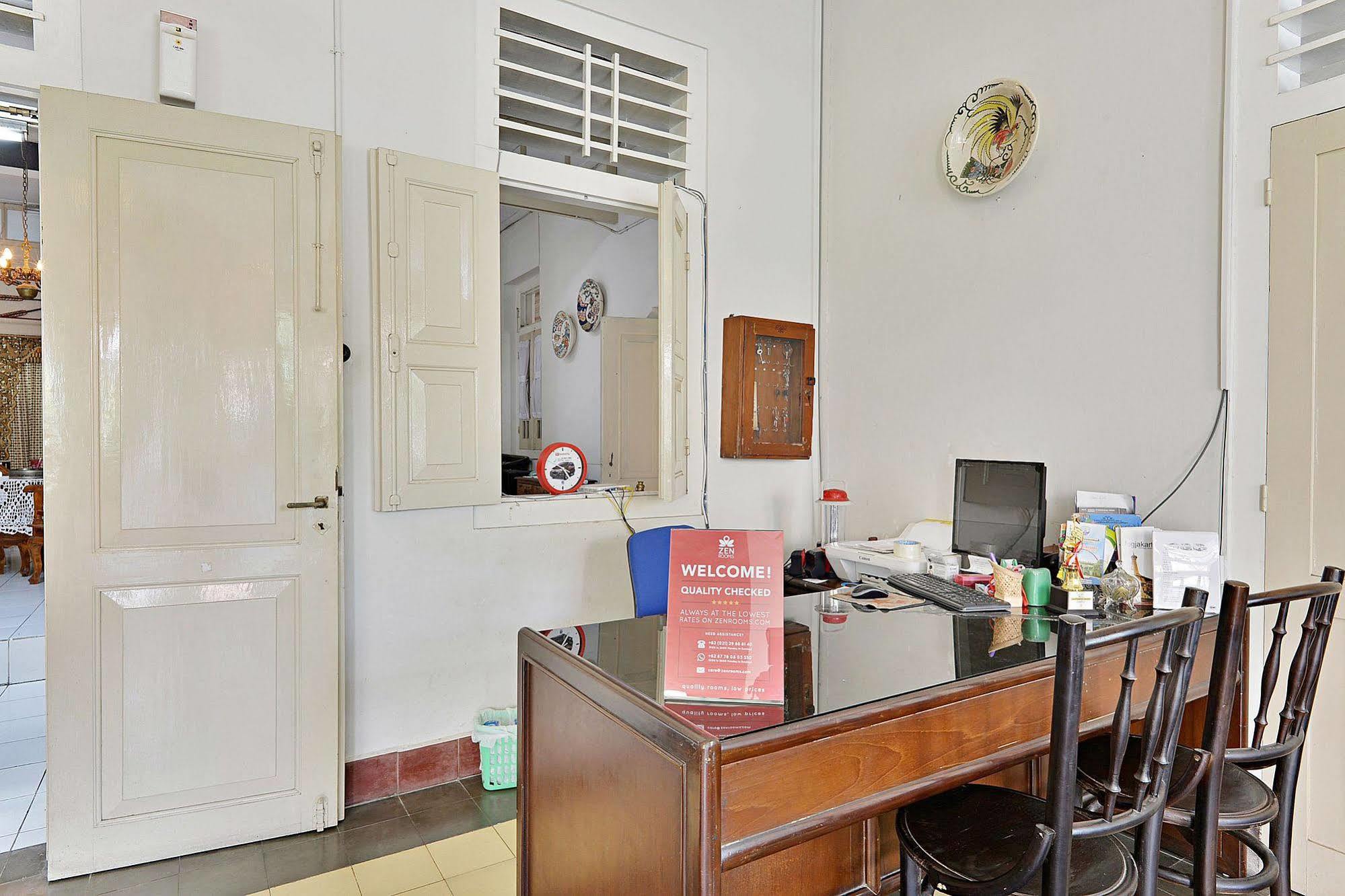 Zen Rooms Panembahan Kraton 日惹 外观 照片